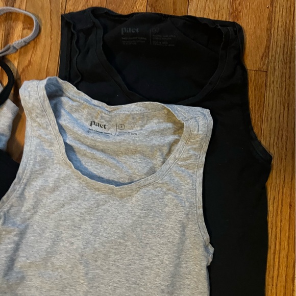Pact Black and Gray Tank Tops Lot of 4 size small - Picture 3 of 4